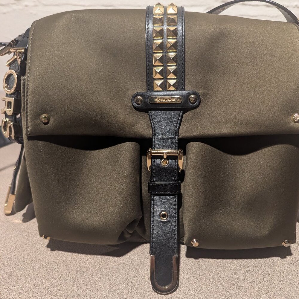 BUNDLE! Michael Kors Olivia Large Messenger Bag with Studded Strap and Wallet